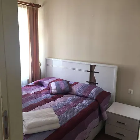 Ali's Apartment *